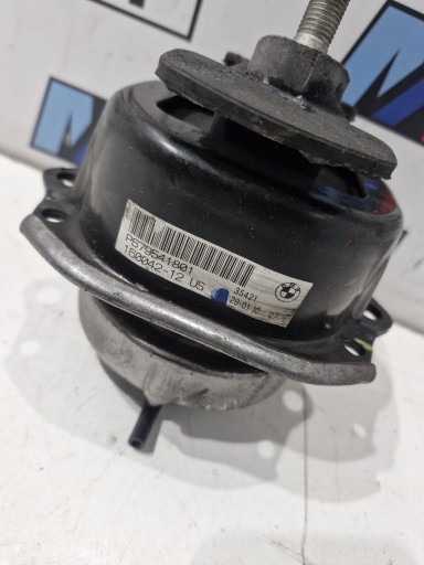 6795418 BMW E70 E71 Supporti motore usato sinistra