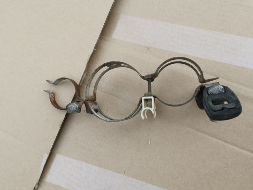 držák pompki paliva mercedes w124 2,3 3,0 2,0