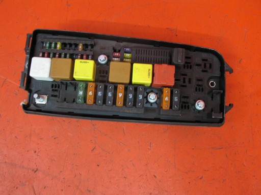 OPEL VECTRA C Z02 02- SIGNUM Module fusibles 13144710
