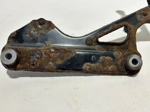 MERCEDES W212 bracket KOMPRESORA springing