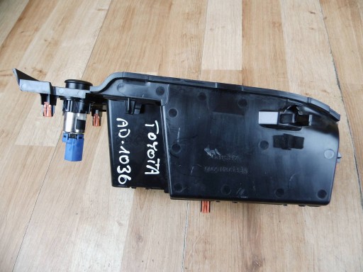 Lexus RX RX450H ladowarka bezprzewodowa indukcyjna telefonu 861C0-48081