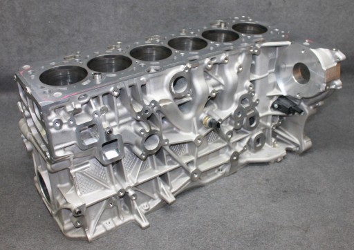 8597702 8597700 - BMW G20 G30 G11 G01 G05 G07 3.0D 4.0D B57D30A/B БЛОК ДВИГАТЕЛЯ - МЯГКИЙ ГИБРИД