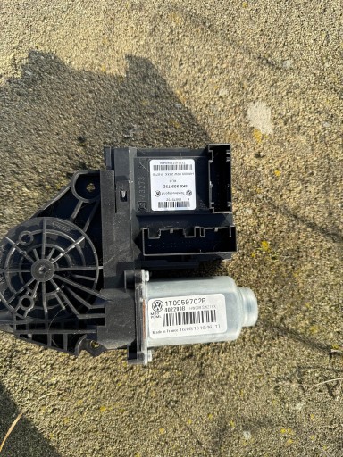 Электродвигатель правого стеклоподъемника vw touran 1t0959702r