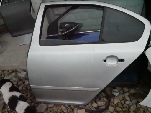 SKODA OCTAVIA 2 ДВЕРІ ЛІВІ ЗАДНІ ЧОРНІ