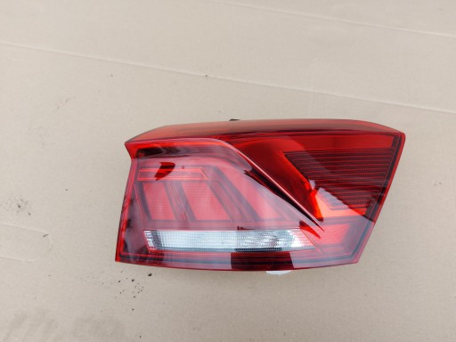 Задня лампа VW T-ROC LIFT 2GA945096D Світлодіода справа