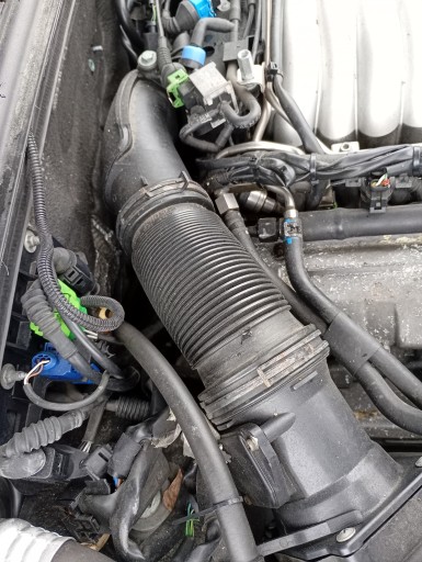 Audi A4 B6 00-06 trouba vedení vzduchový 2.4