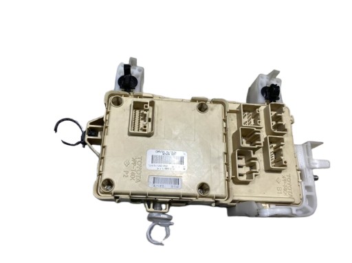 Module fusibles COROLLA VERSO II 2.2 D4D 89221-0F010