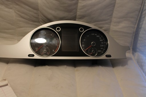 3C0920872A - Лічильник годин VW PASSAT B6 B7 CC рамка лічильника