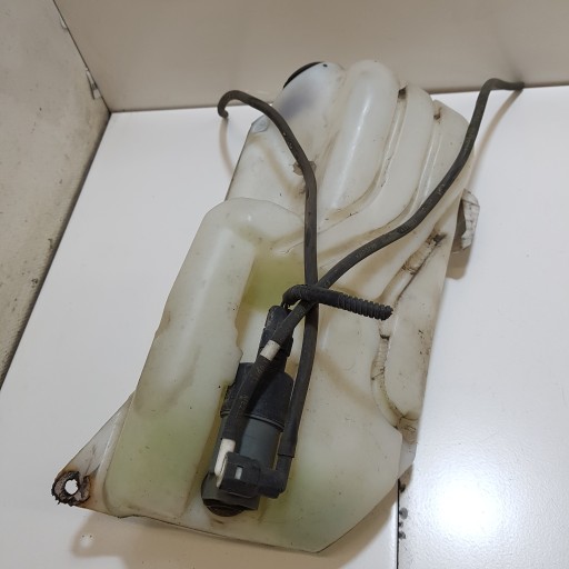 washer fluid tank NISSAN QASHQAI