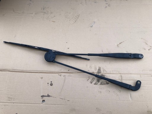 7700820835M - РЫЧАГ СТЕКЛООЧИСТИТЕЛЯ RENAULT TWINGO И 1998-2007 ПЕРЕДНИЙ