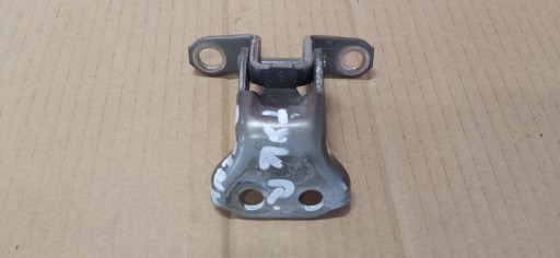 Петля двери левая задняя верхняя L200 1.5 кабины 19 год