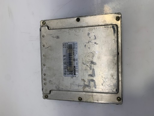 Контроллер двигуна mercedes a6111537479 0281010608