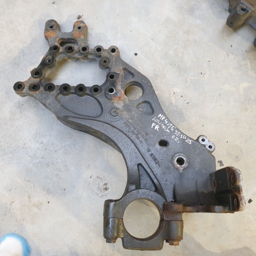 960 322 - ACTROS MP4 КРІПЛЕННЯ КРОНШТЕЙН ТРИМАЧ СТАБІЛІЗАТОРА