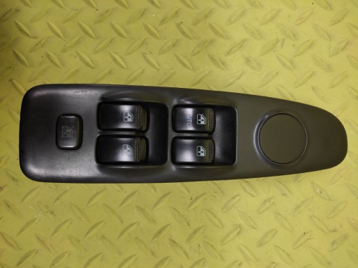 HYUNDAI ELANTRA window control switch 935702D000