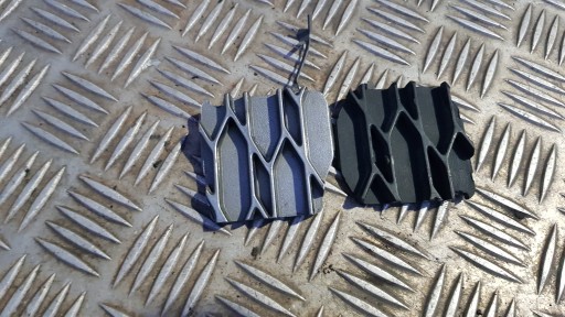 VOLVO FH4 Verschlußstopfen Grill rechts Original