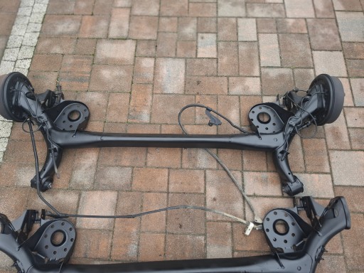 Ось задняя балка подвеска toyota yaris iii 11-19 барабаны