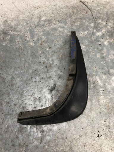 Schmutzfänger rechts vorne SKODA OCTAVIA II LIFT KOMBI 1Z0821822A
