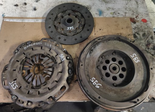 MERCEDES W204 2.2CDI 651 VOLANO USATO A6510304105 frizione disco di pressione