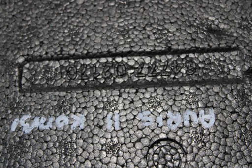 polystirene boot TOYOTA AURIS II 2 64777-02170