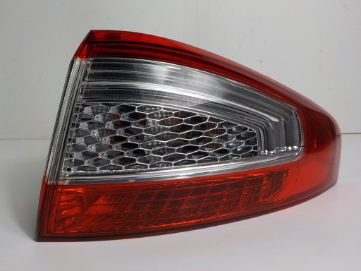 FORD MONDEO IV MK4 HB LIFT feu droit arrière arrière