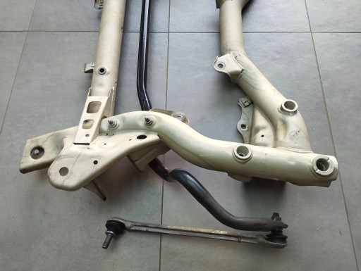 Mercedes-Benz CLS C218 axle beam subframe axle beam A212628061