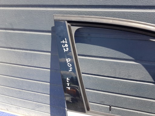door right front MERCEDES W204 sedan KOMBI C792 792