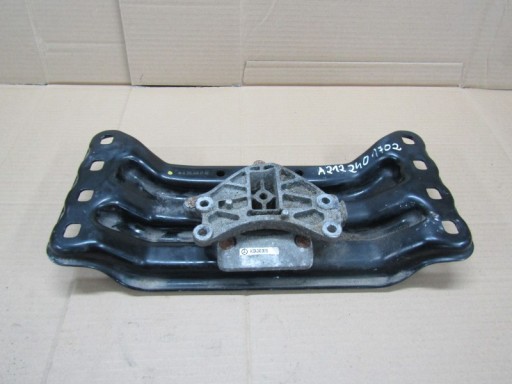 2042400618 - MERCEDES CLS W218 W204 Лапа подушка коробки