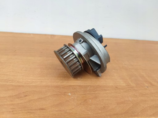 water pump OPEL CALIBRA OMEGA VECTRA ASTRA KADETT