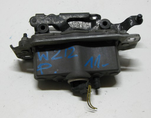 MERCEDES W212 E KLASA 11r Cerniera Destra del cofano Z NABOJEM A2129066301
