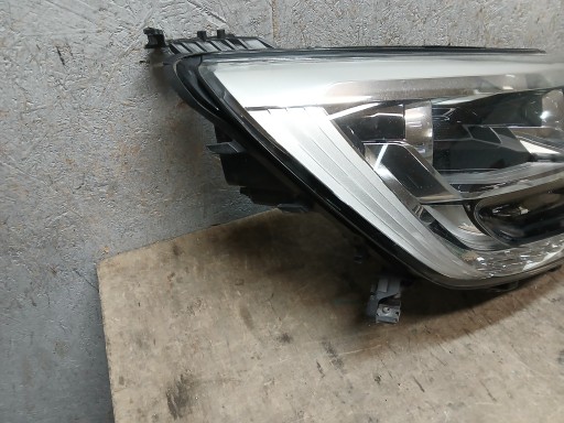 light front right RENAULT MEGANE IV 4 lens LED 260102555R