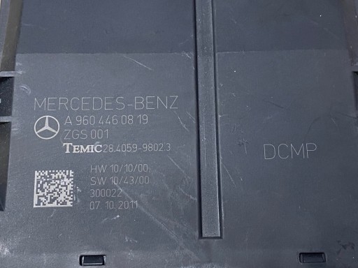A9604461419 - Водитель двери MERCEDES MP4 A960 446 08 19