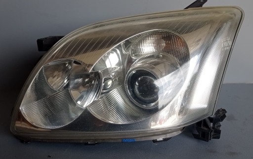 TOYOTA AVENSIS II T25 light left front EU