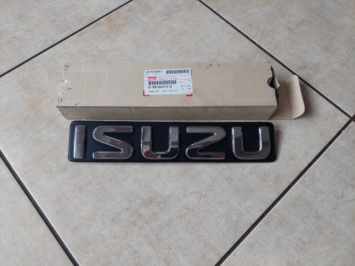 8981649120 - ЭМБЛЕМА - ЛОГОТИП - СПЕРЕДИ - ISUZU D-MAX II - 2017 г.