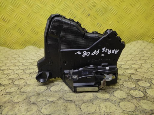 TOYOTA AURIS lock door right front