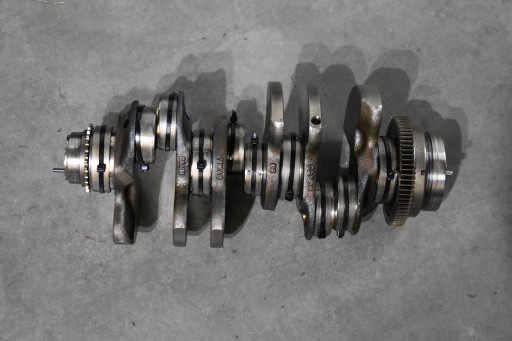 IDEALNY ALBERO MOTORE + PANEWKI PORSCHE PANAMERA 971 AUDI Q7 Q8 1