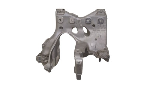 4N0399295M - AUDI A8 4N0 399295M 17-21 лапа кронштейн левый