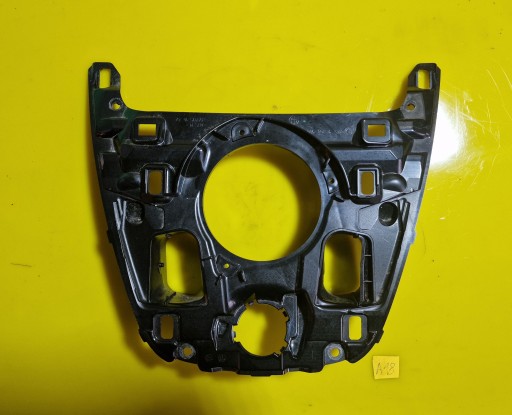 9358056 - Кронштейн центрального динаміка BMW 5 G30 G31