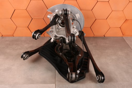 BMW 4' G22 G23 swing of the arm of the pivot right right rear part 6879526 4106 km !!!