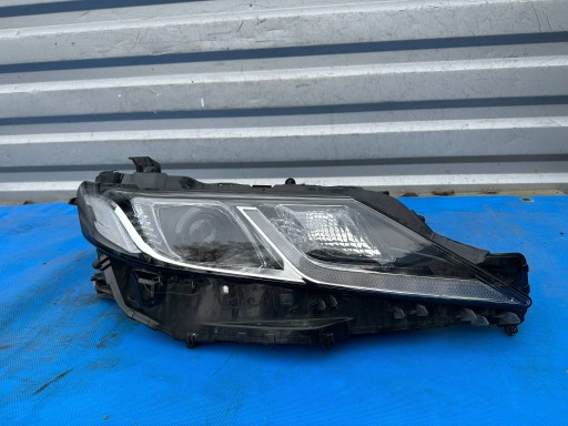 Лампа передня права toyota camry viii full led 81110-33g00