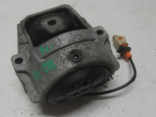AUDI A4 B8 FL 2.0 TFSI 14R engine mount left front 8R0199381C