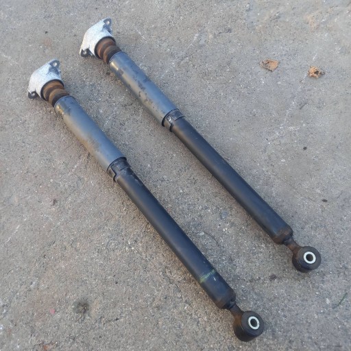 Ford Fiesta MK7 LIFT 1.0 2016 Komplet shock absorber rear