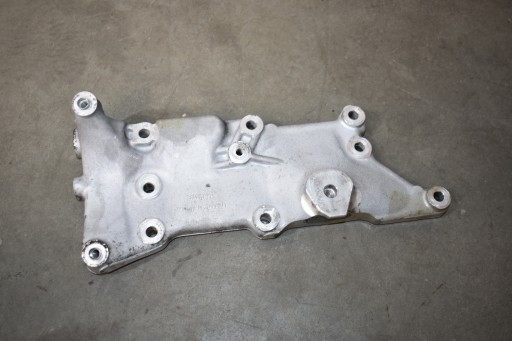 IDEALNA holder holder of the engine PORSCHE MACAN 1