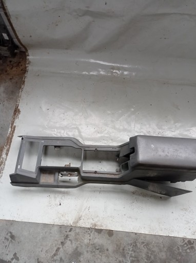 JEEP CHEROKEE XJ ТУНЕЛЬ ПІДЛОКІТНИК