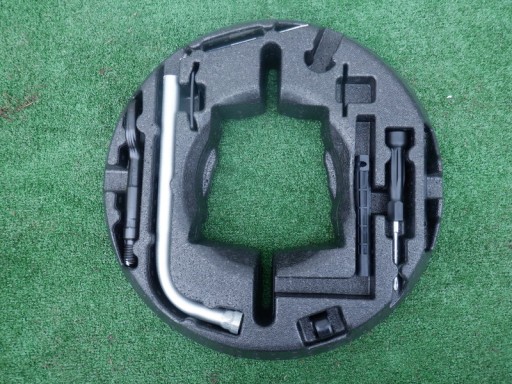 AUDI A4 b9 8W пінополістирол запасне колесо 8w0012109