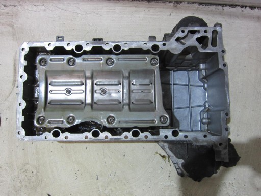 BMW F07 F10 F01 N63 4.4 oil sump oil filter holder 7570691