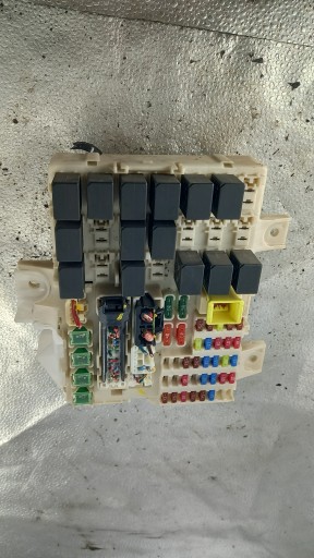 Блок запобіжників mn108319 mitsubishi colt vi