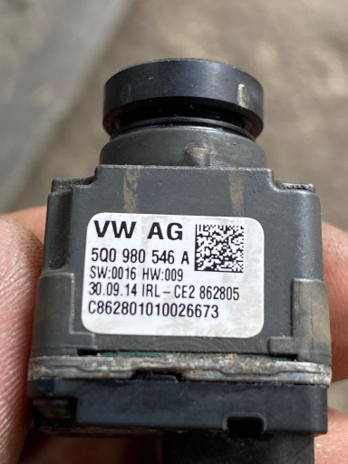 5Q0980545A - Передняя парковочная камера заднего вида vw оригинал 5q0980546a