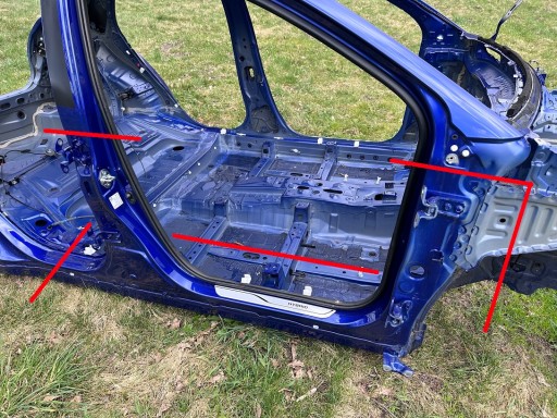 TOYOTA YARIS IV 5D ПОРОГ ПРАВАЯ СТОЙКА A B ЧЕТВЕРТЬ