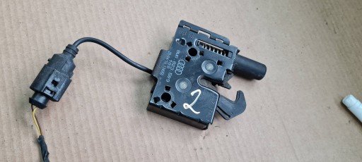 A4 B9 8W bonnet latch lock front supports POKRYWY 8W0823509 A5 8W