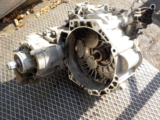 VOLKSWAGEN TIGUAN e 2.0 TDI originale 4X4 danneggiato. scatola cambio LMU